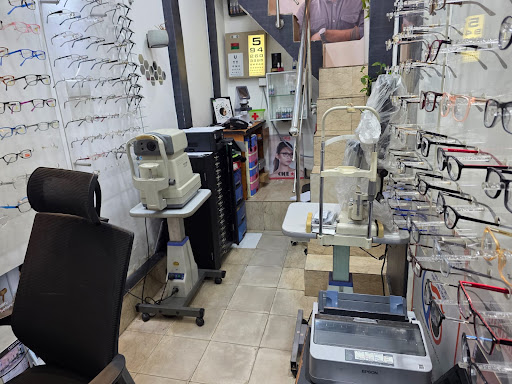 Computerized eye testing equipment